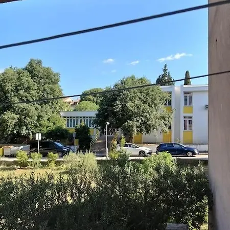 Nice On Quite Location Near City Center Apartman Split