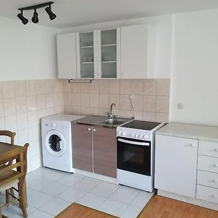 Apartman Nice On Quite Location Near City Center